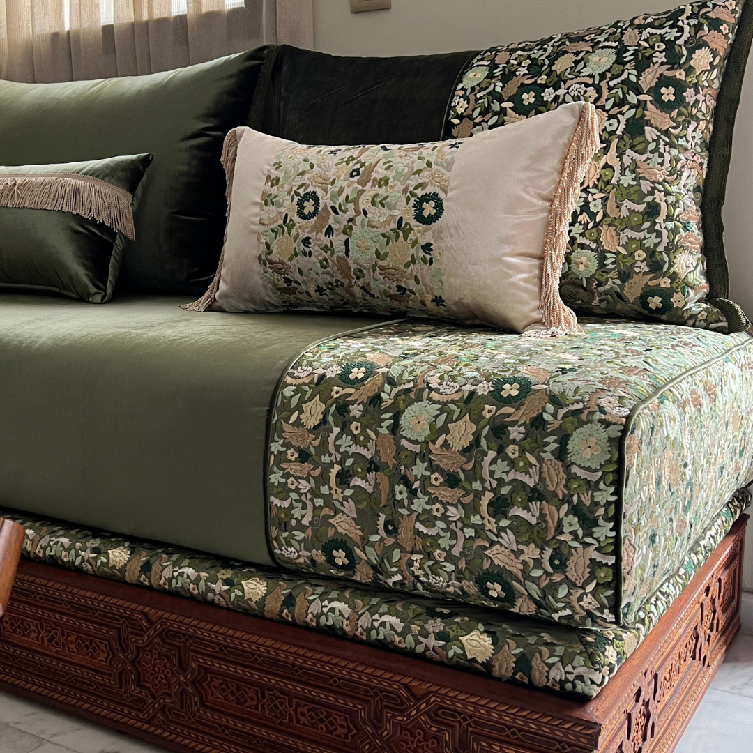 Salon marocain velours vert brodé
